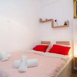 aristotelous-street-small-apartment.hotels-of-thessaloniki.com/